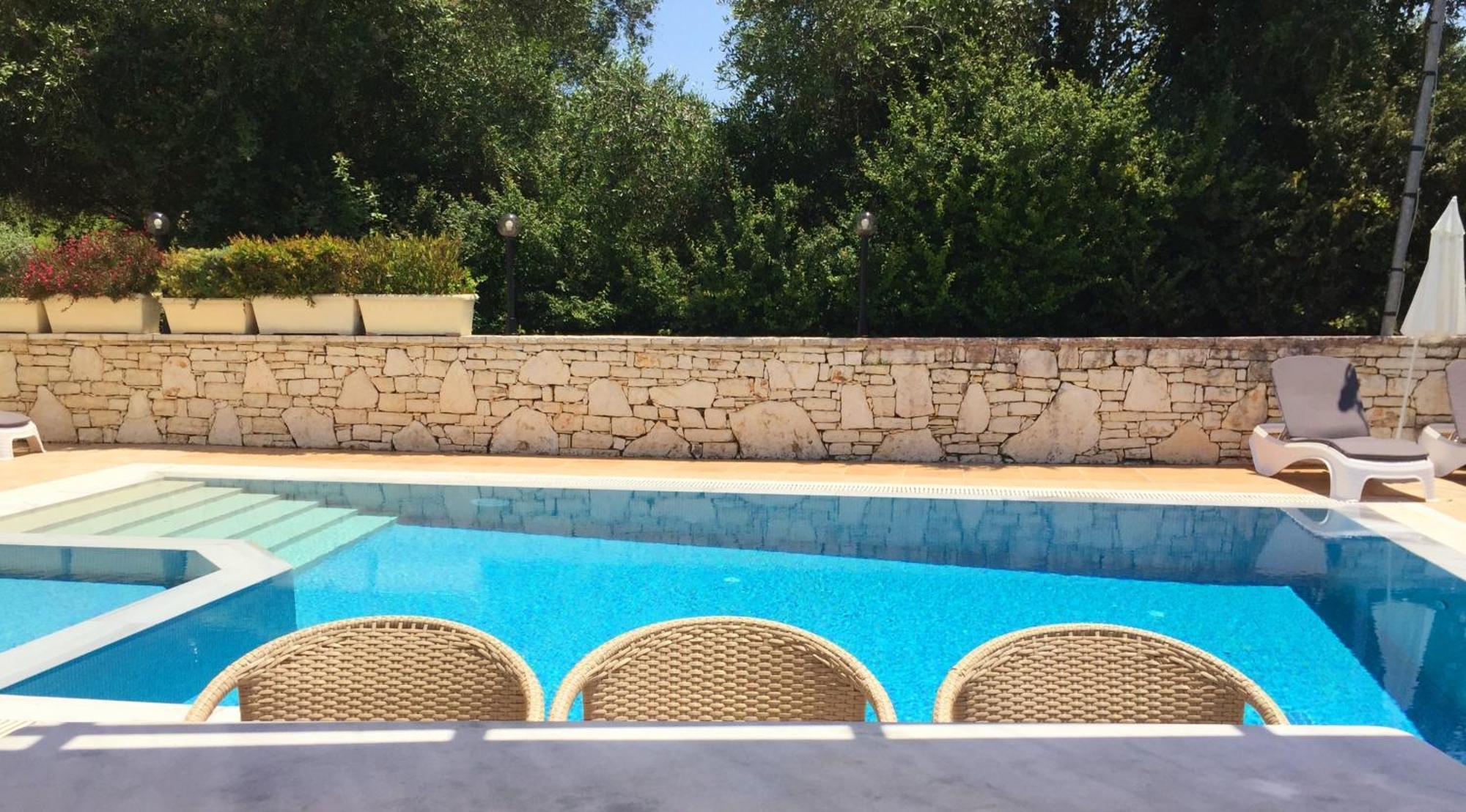 Villa Petrino - Central Flat Location Within Kassiopi. Sleeps 8 Екстериор снимка
