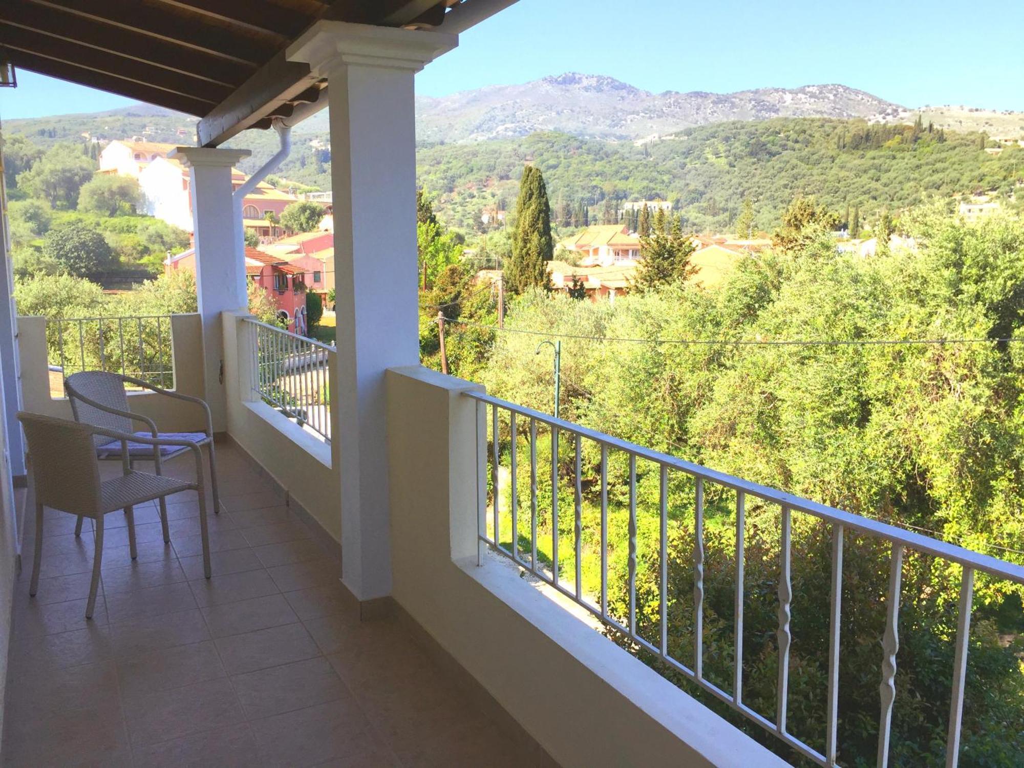 Villa Petrino - Central Flat Location Within Kassiopi. Sleeps 8 Екстериор снимка